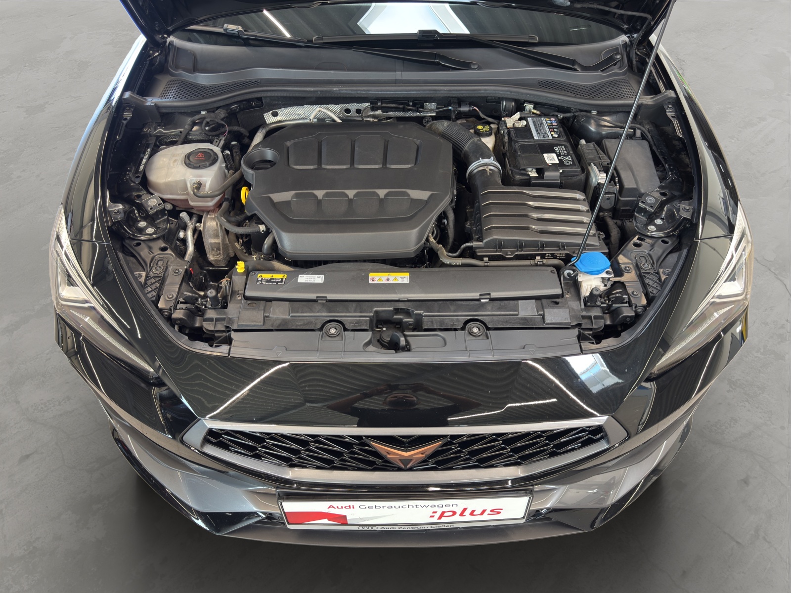 Leon Sportstourer 2.0 TSI DSG BEATS Navi LED ACCRückfahrkamera
