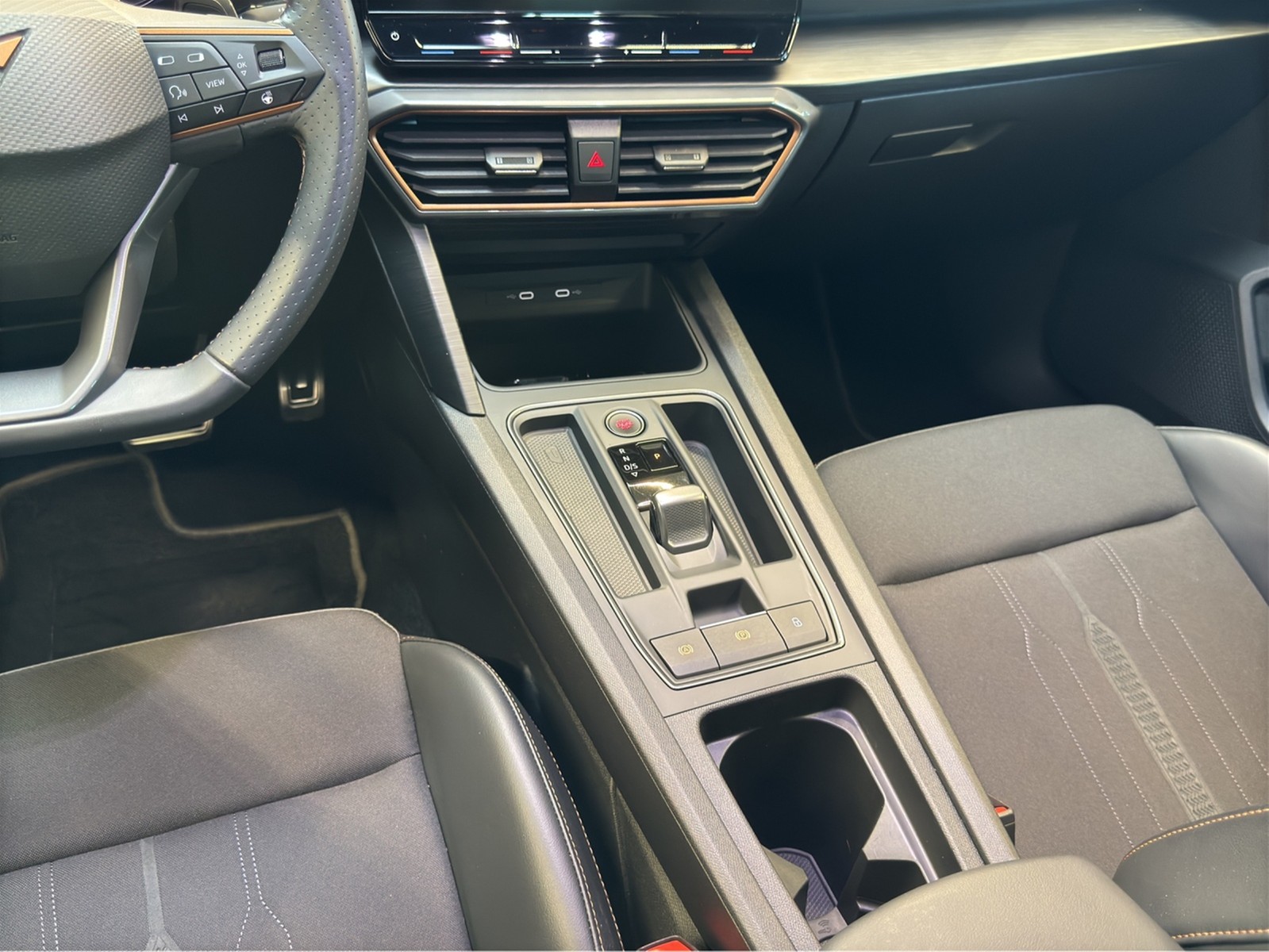 Leon Sportstourer 2.0 TSI DSG BEATS Navi LED ACCRückfahrkamera