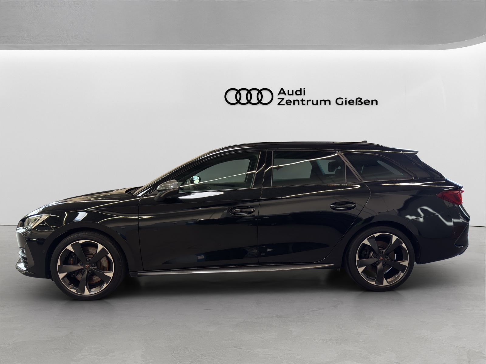 Leon Sportstourer 2.0 TSI DSG BEATS Navi LED ACCRückfahrkamera