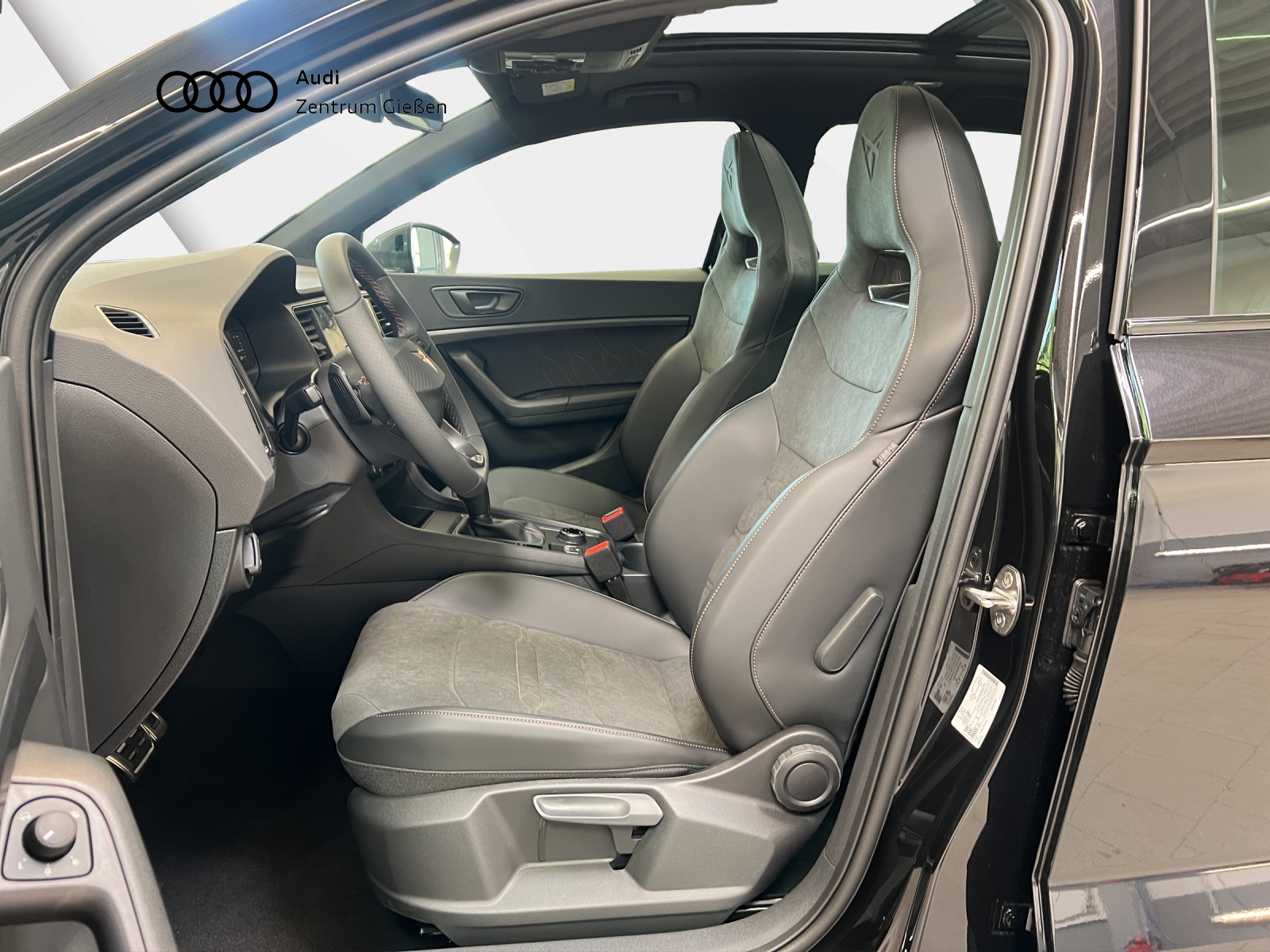 Ateca 2.0 TSI 4Drive DSG VZ Panorama AHK Navi