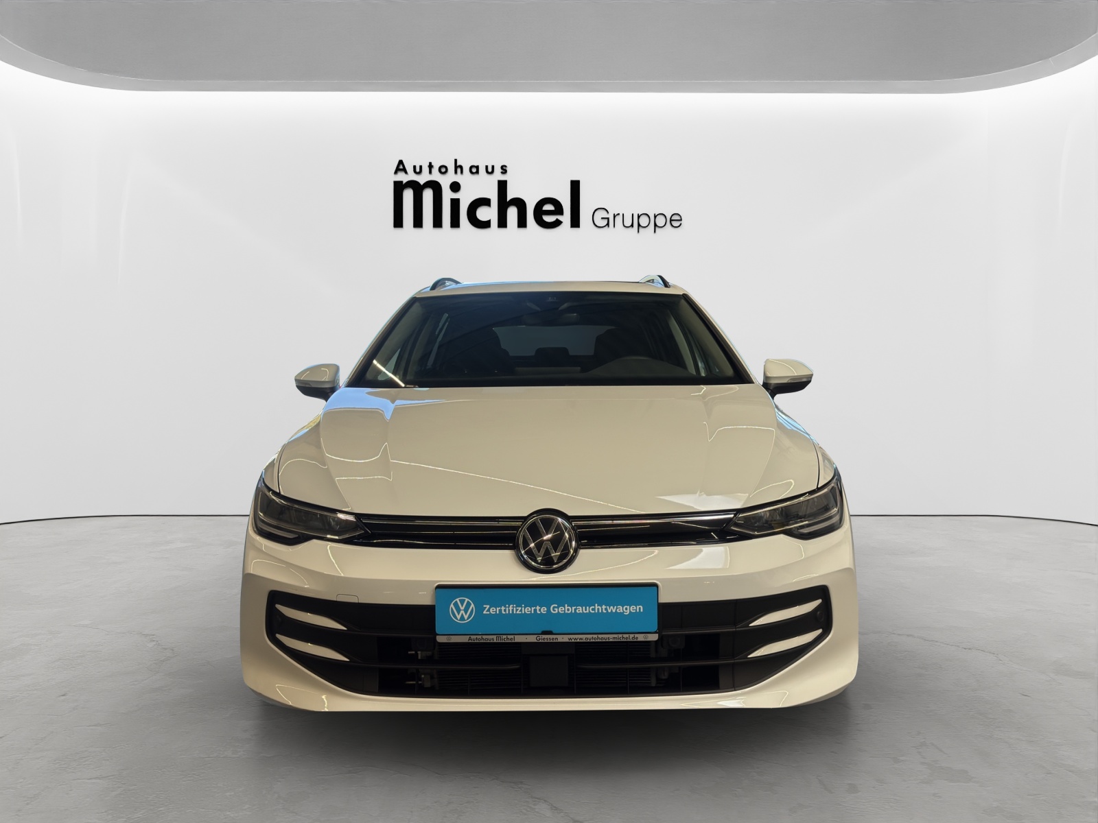 Golf 8 Variant TSI Life ACC LED AHK Panodach Kamera