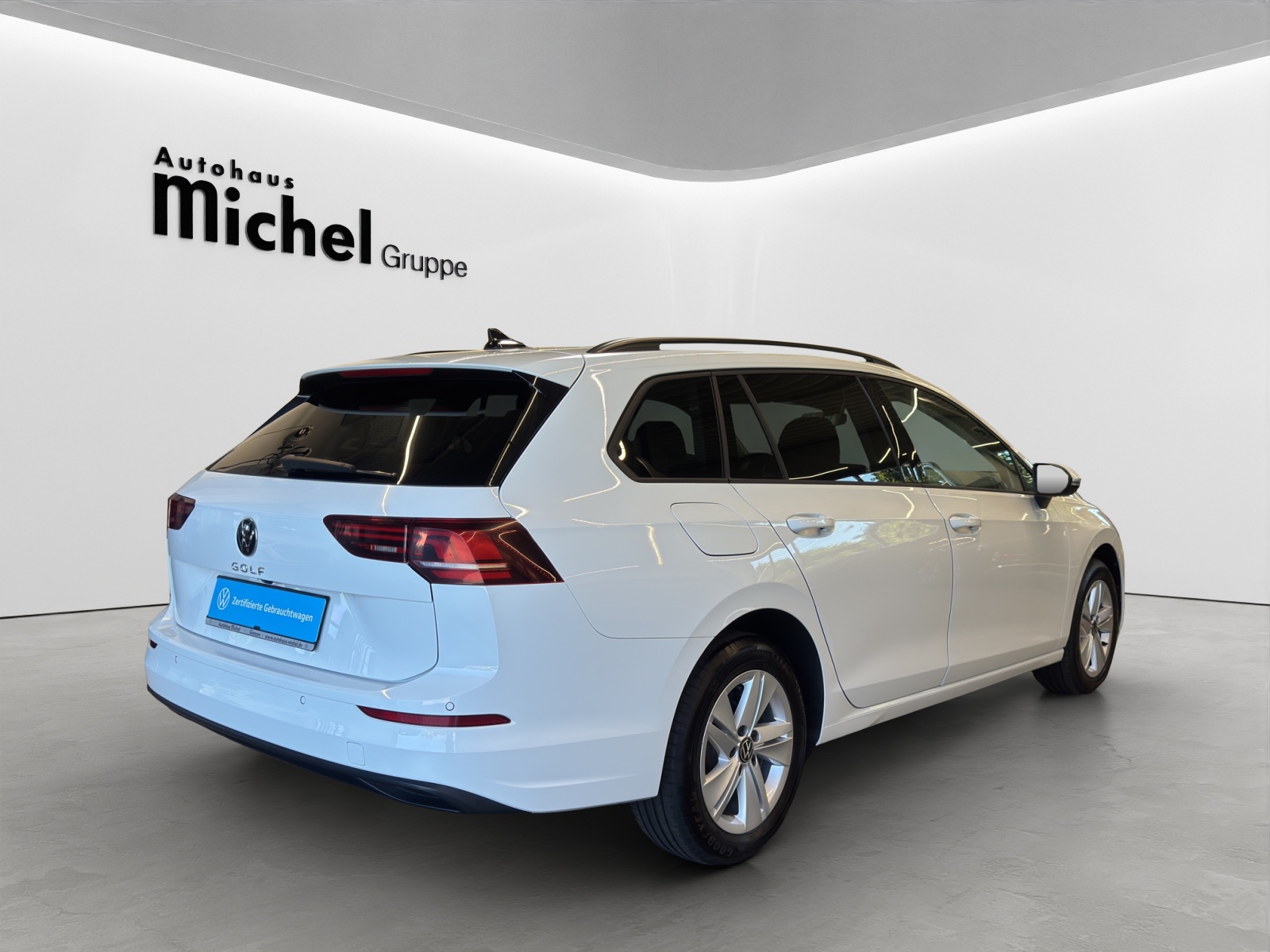 Golf 8 Variant TSI Life ACC LED AHK Panodach Kamera