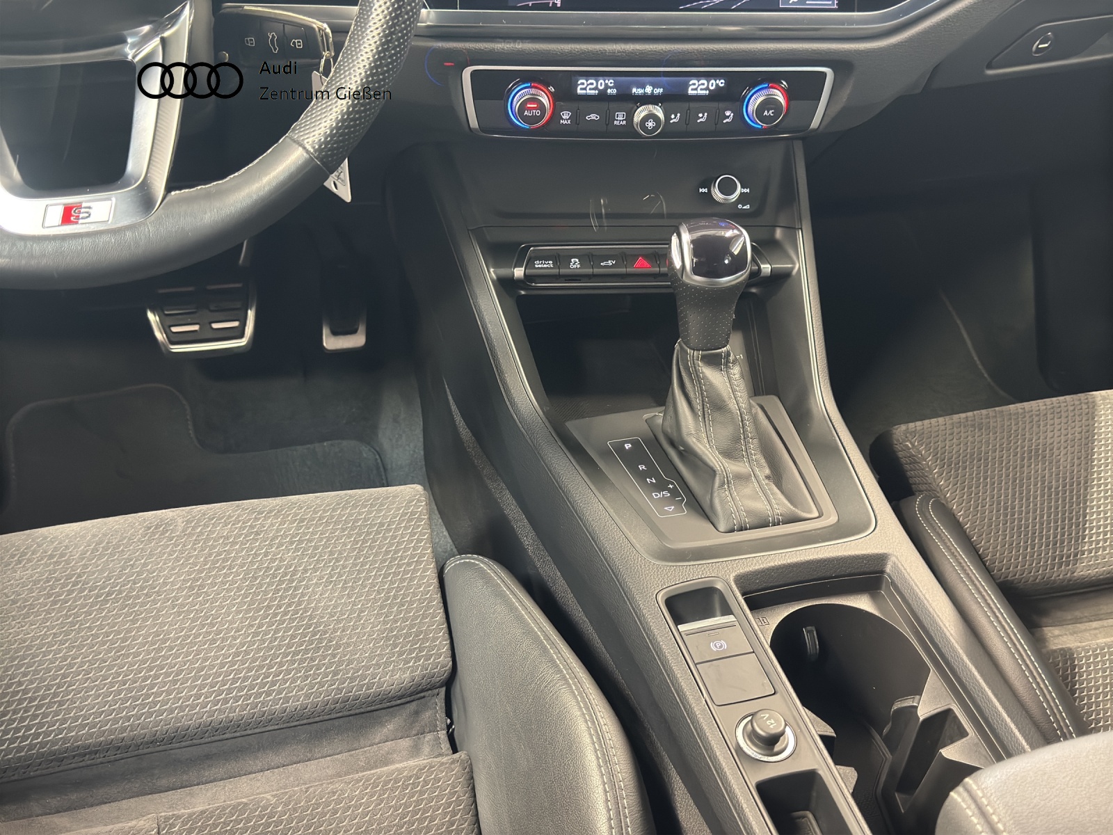 Q3 Sportback 45 TFSI e S line Black SONOS Navi 360°Kamera