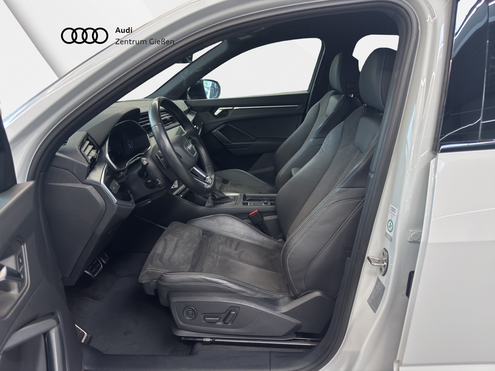 Q3 Sportback 45 TFSI e S line Black SONOS Navi 360°Kamera