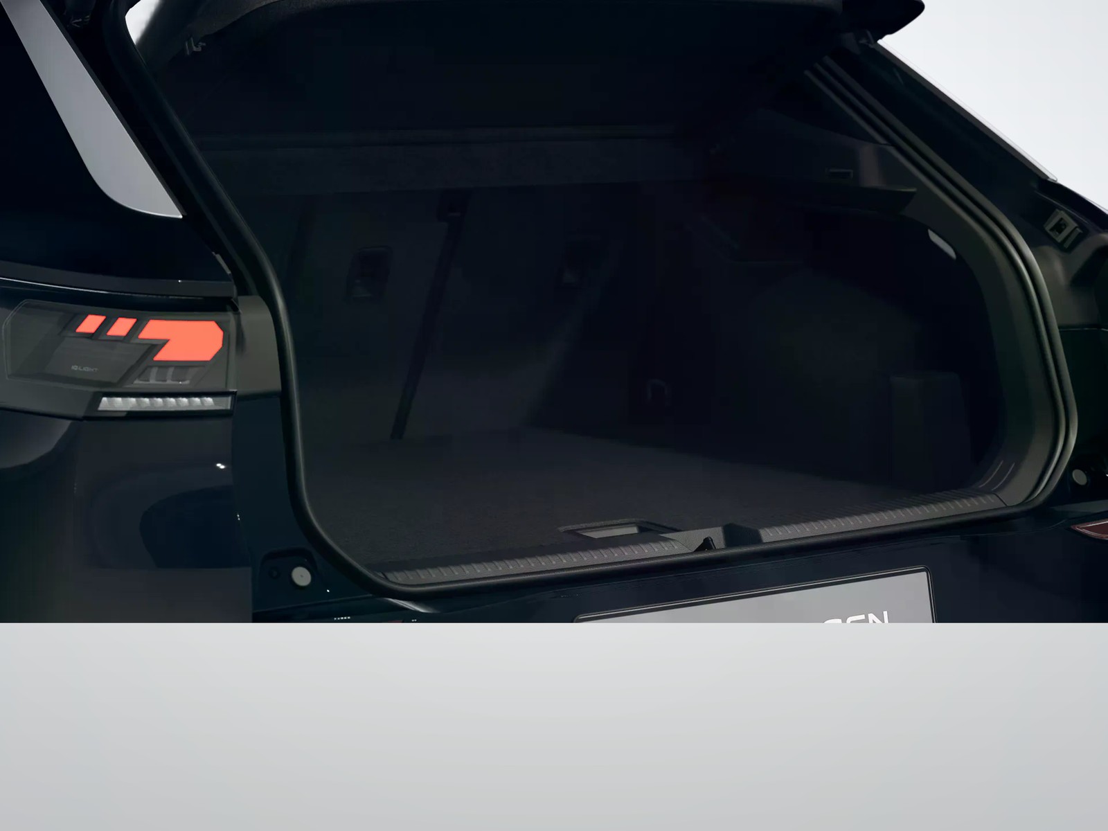 T-Roc eTSI DSG R-Line IQ-Light ACC Navi Kamera
