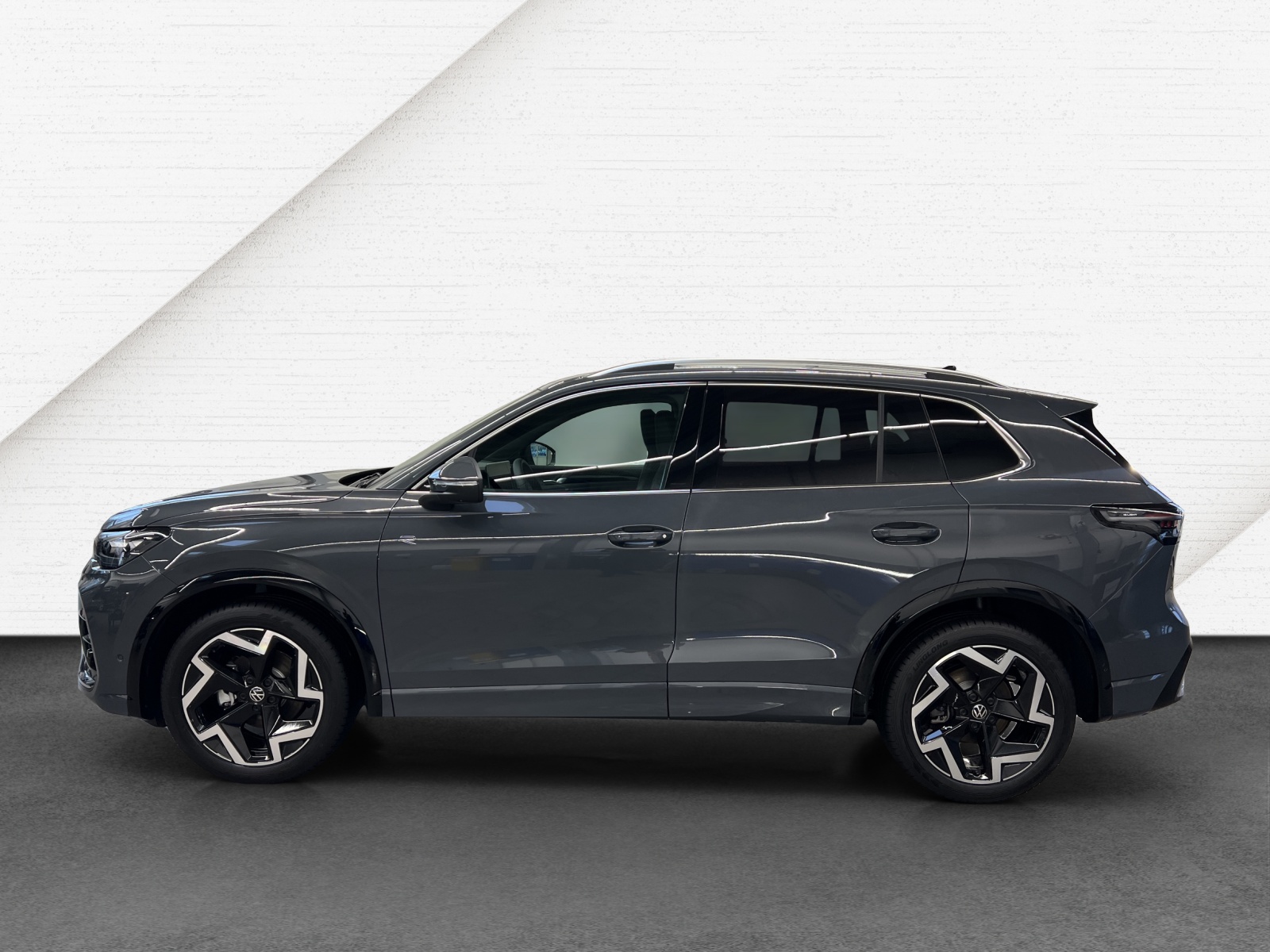 Tiguan 1.5 eTSI DSG R-Line IQ-Light TravelAssist Navi AHK