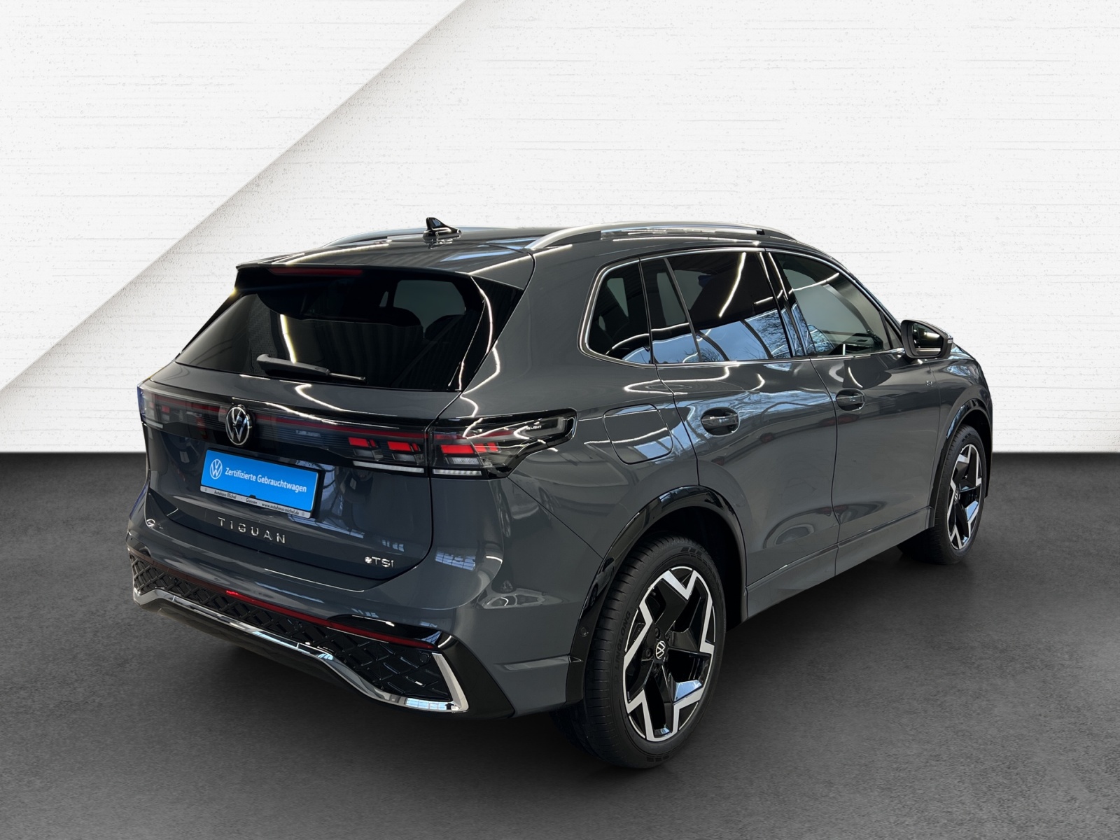 Tiguan 1.5 eTSI DSG R-Line IQ-Light TravelAssist Navi AHK