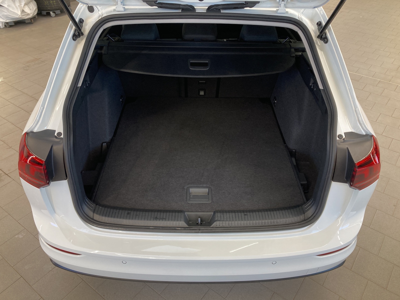 Golf 8 Variant 1.5 TSI Life LED-Plus TravelAssist