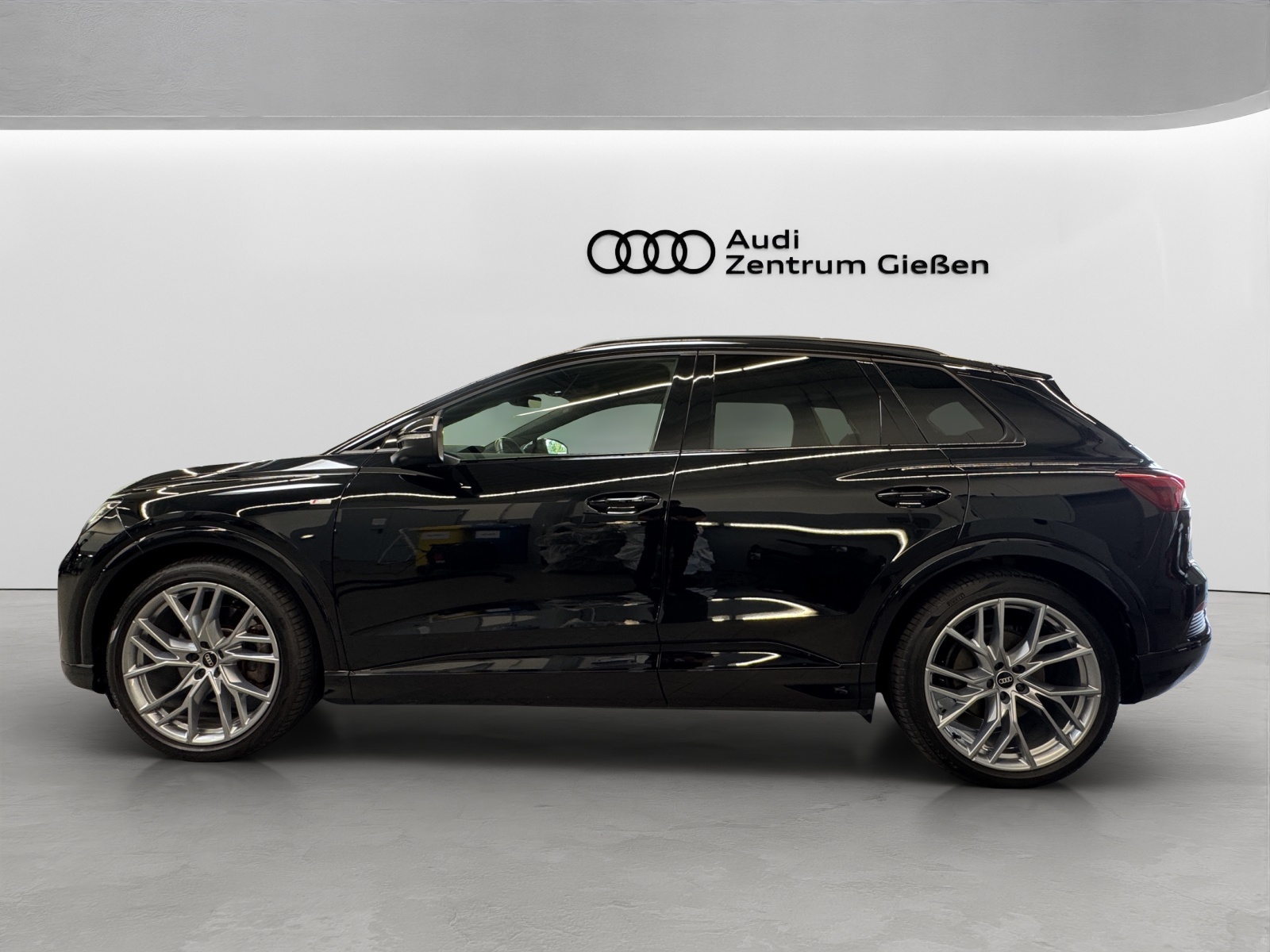 Q4 e-tron 50 quattro S line Black Matrix-LED Navi