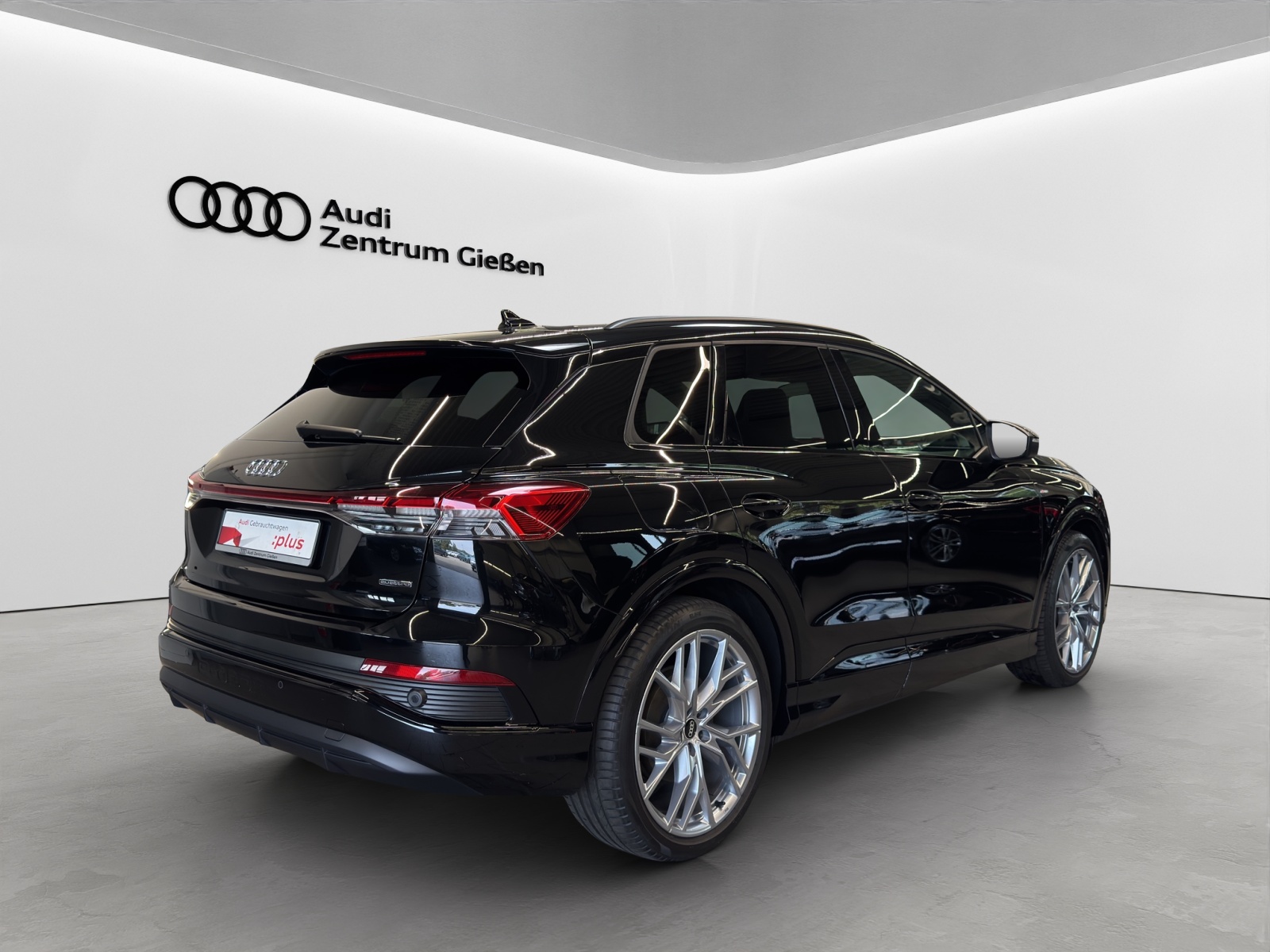 Q4 e-tron 50 quattro S line Black Matrix-LED Navi