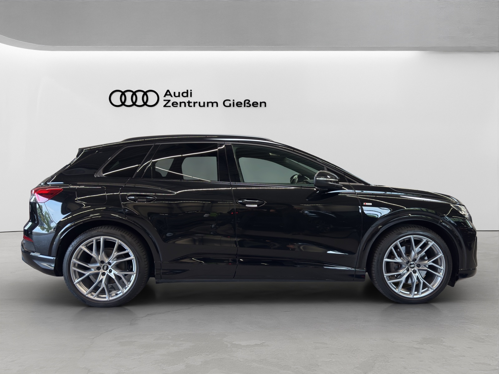 Q4 e-tron 50 quattro S line Black Matrix-LED Navi