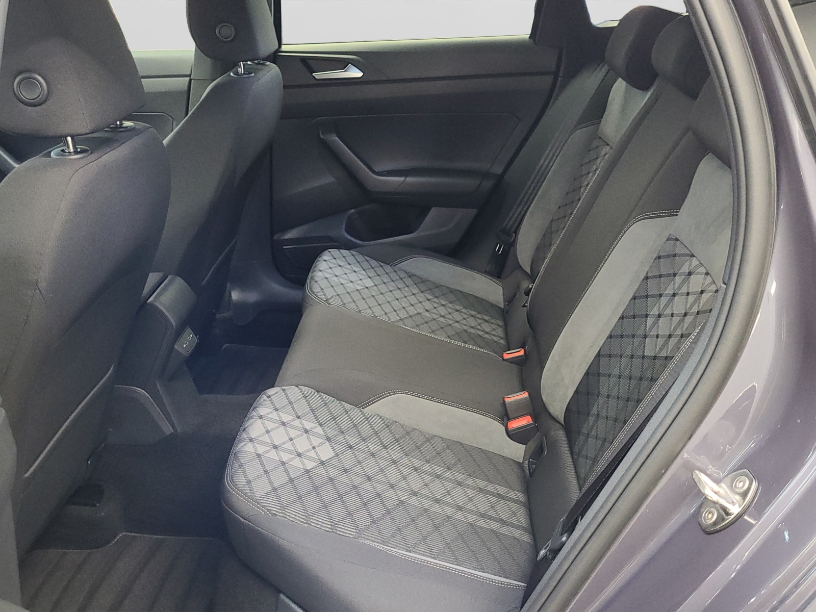 Taigo TSI DSG R-Line IQ-Light ACC AHK Navi Kamera