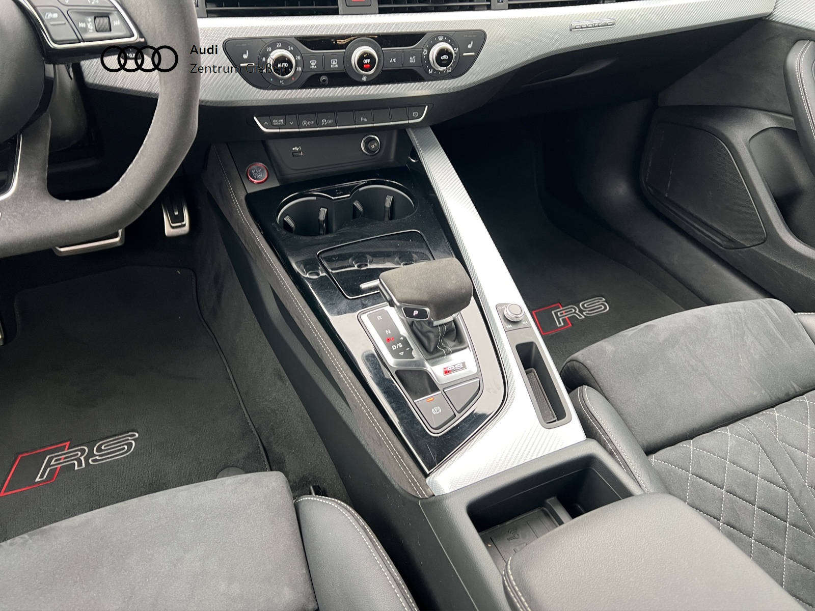 RS4 Avant 2.9 TFSI quattro Black Design-Paket RS grau