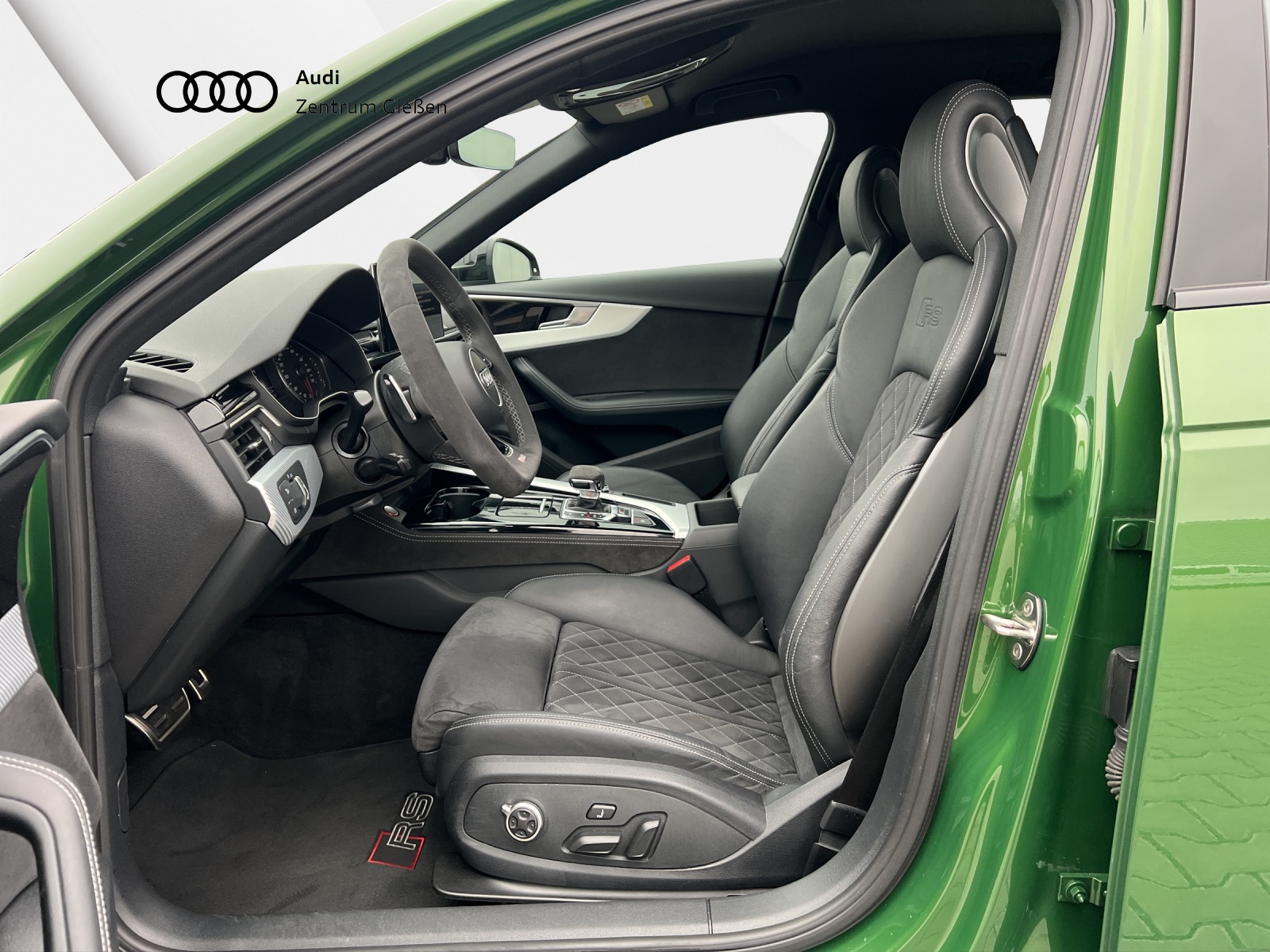 RS4 Avant 2.9 TFSI quattro Black Design-Paket RS grau