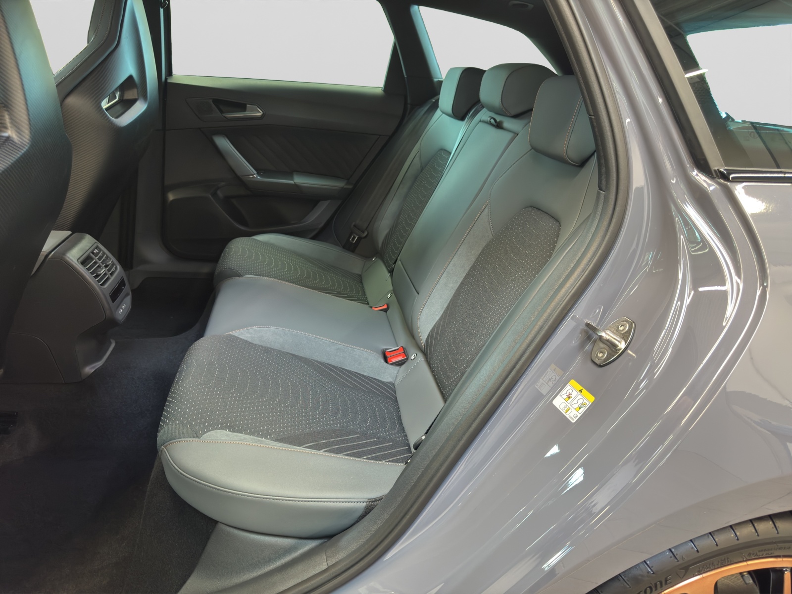 Leon Sportstourer TSI 4Drive VZ Extreme Akebono Pano AHK Navi