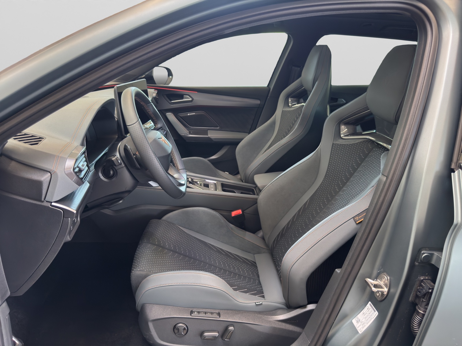 Leon Sportstourer TSI 4Drive VZ Extreme AKEBONO Pano AHK Navi