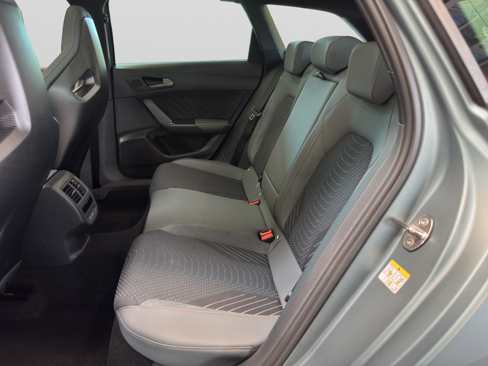 Leon Sportstourer TSI 4Drive VZ Extreme AKEBONO Pano AHK Navi
