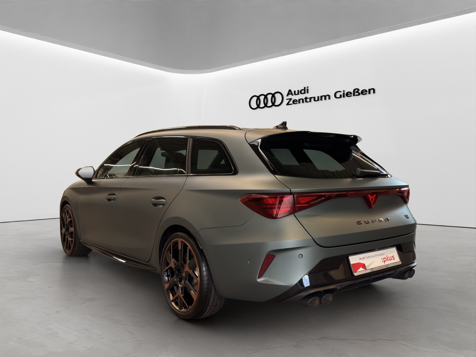 Leon Sportstourer TSI 4Drive VZ Extreme AKEBONO Pano AHK Navi