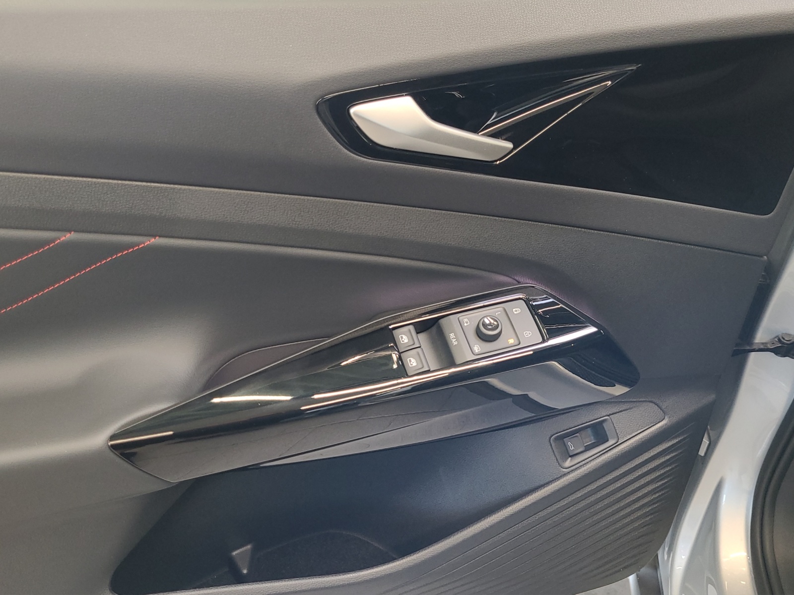 ID.4 GTX 250kW/79kWh Wärmepumpe IQ-Light Navi