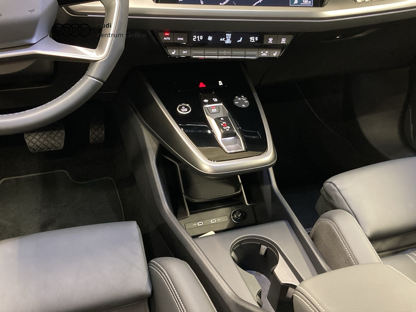 Q4 e-tron 45 basis Matrix-LED ACC Kamera Navi