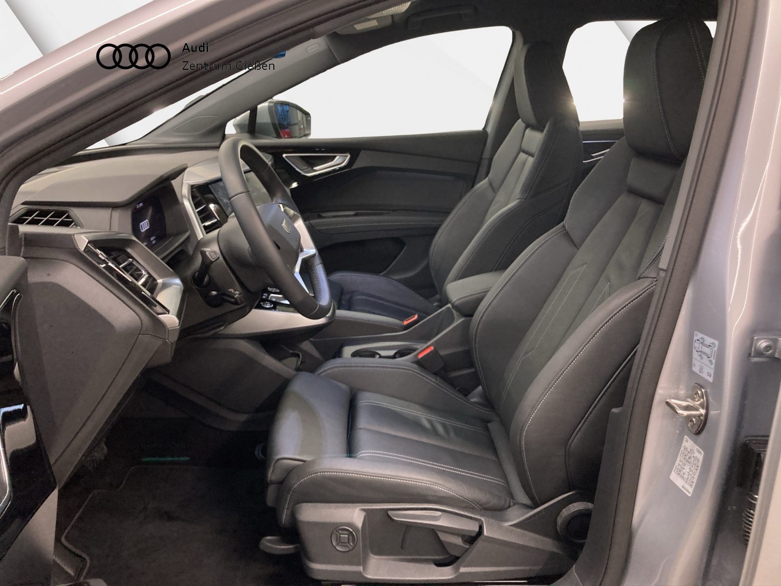 Q4 e-tron 45 basis Matrix-LED ACC Kamera Navi