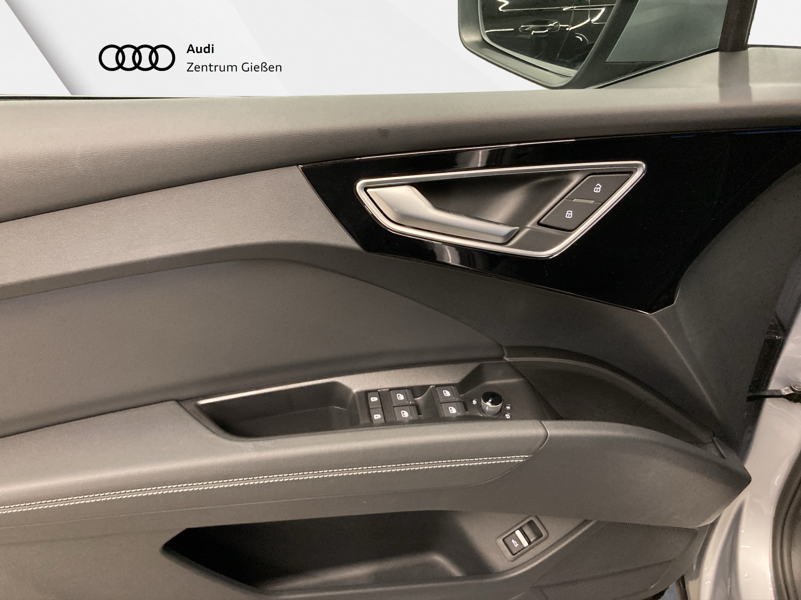 Q4 e-tron 45 basis Matrix-LED ACC Kamera Navi