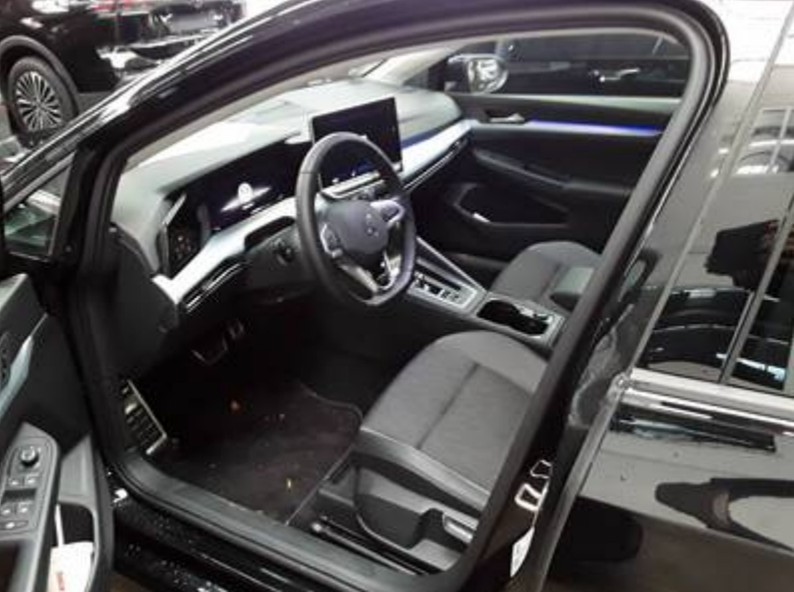 Golf 8 eTSI DSG Goal Navi AHK Kamera