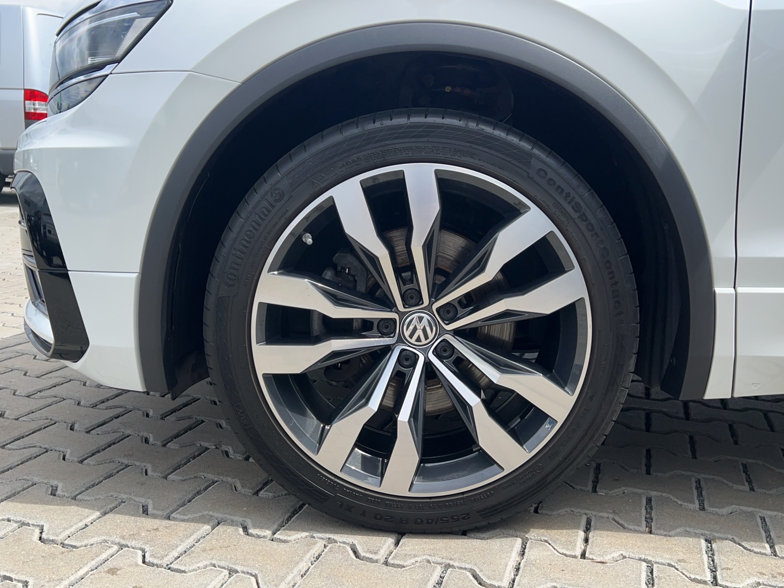 Tiguan TDI DSG 4M Highline Panodach DCC AHK Standheiz. Alu-20Zoll