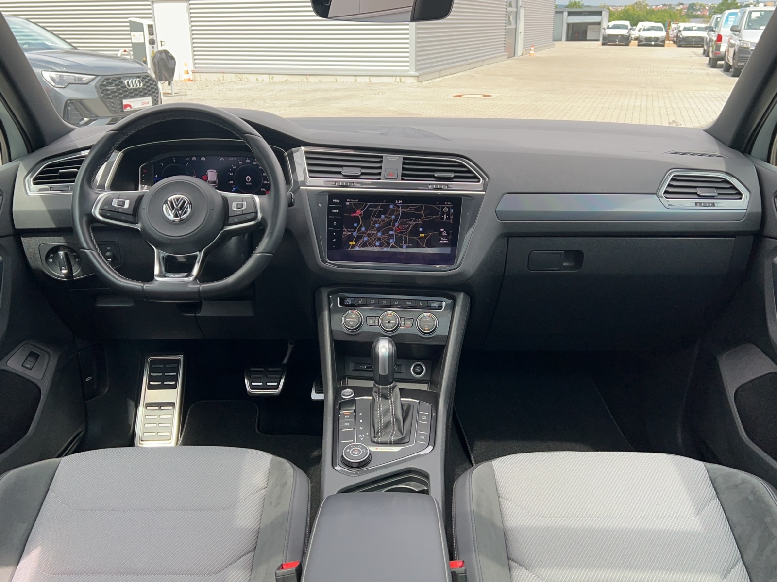 Tiguan TDI DSG 4M Highline Panodach DCC AHK Standheiz. Alu-20Zoll