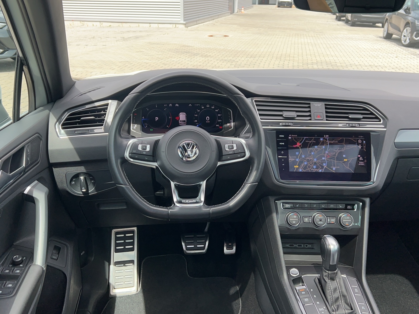 Tiguan TDI DSG 4M Highline Panodach DCC AHK Standheiz. Alu-20Zoll
