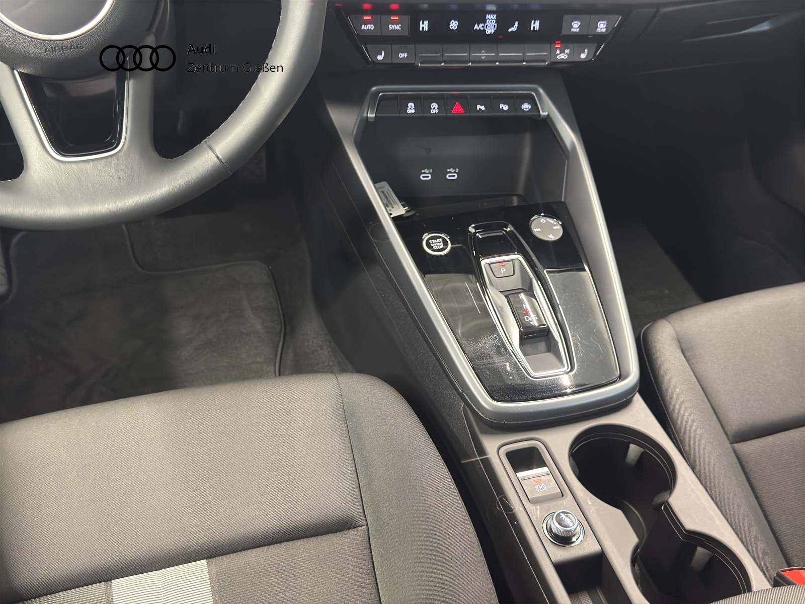 A3 Limousine 30 TFSI S-tronic advanced AHK Navi LED