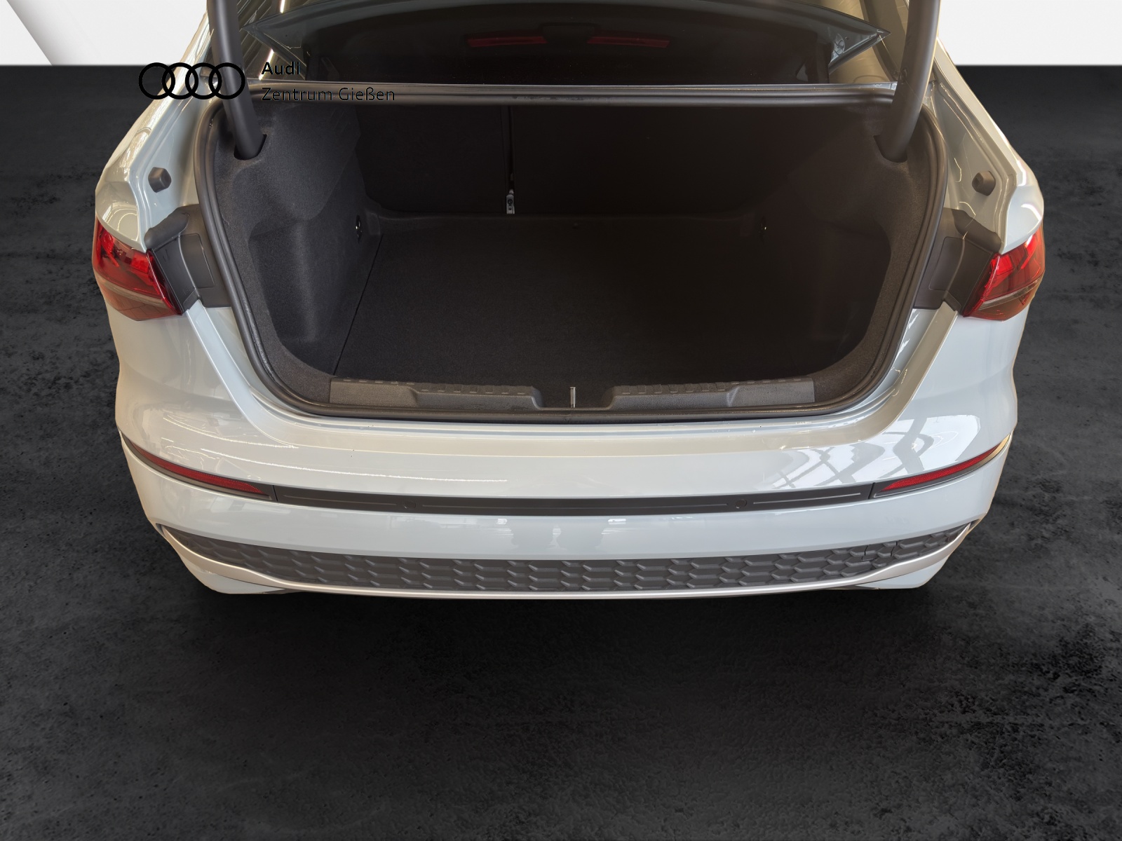 A3 Limousine 30 TFSI S-tronic advanced AHK Navi LED