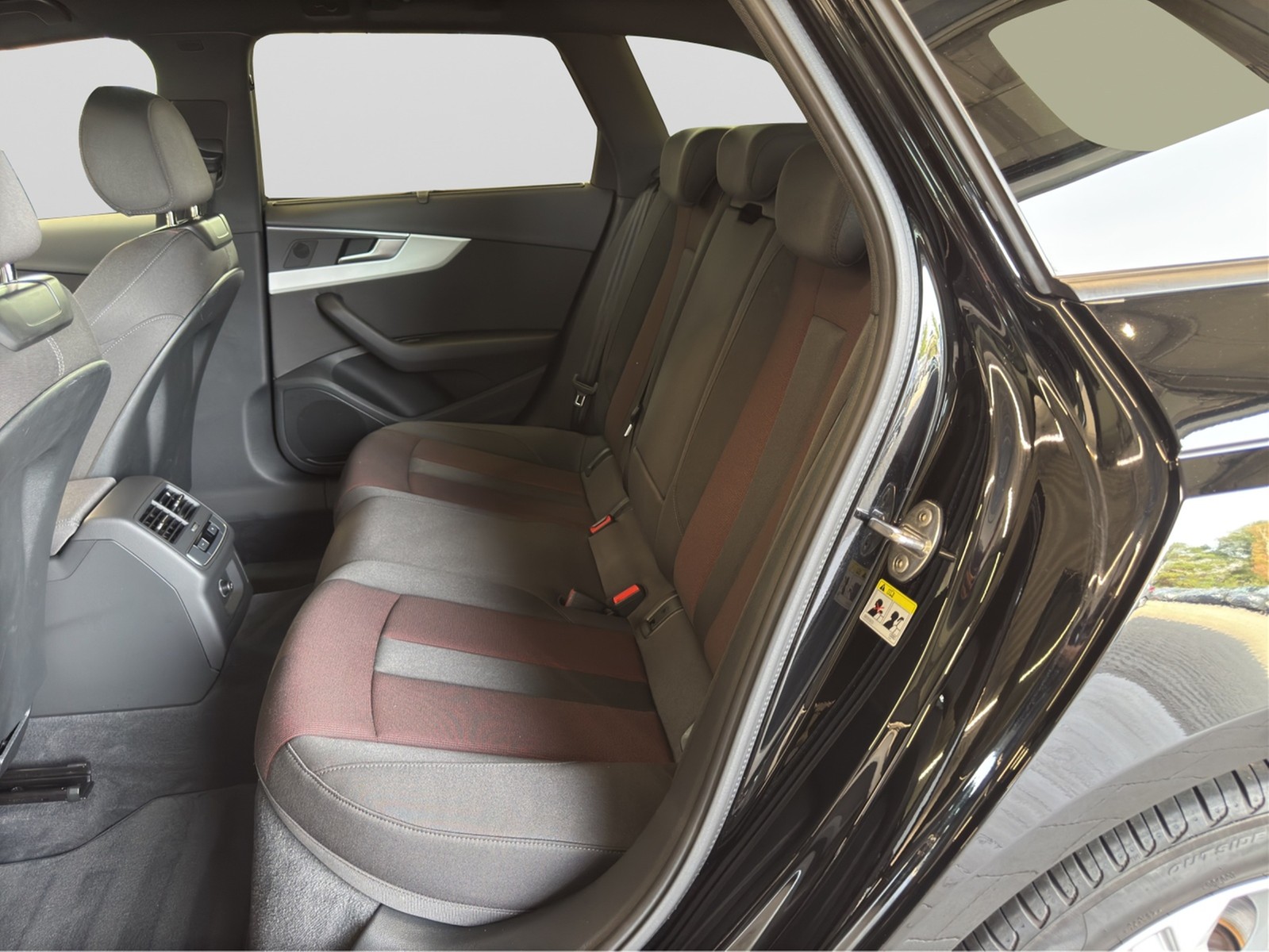 A4 Avant 35 TDI S-tronic basis LED AHK Navi
