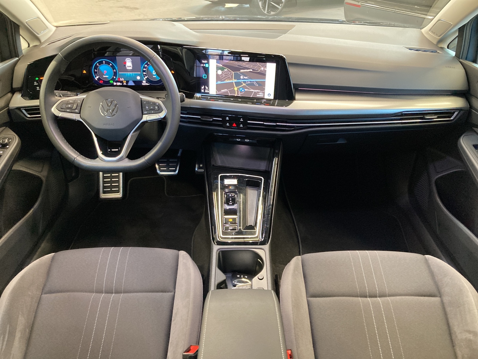 Golf 8 Variant TDI DSG 4Motion Alltrack IQ-Light DCC Standh.HarmannKardon