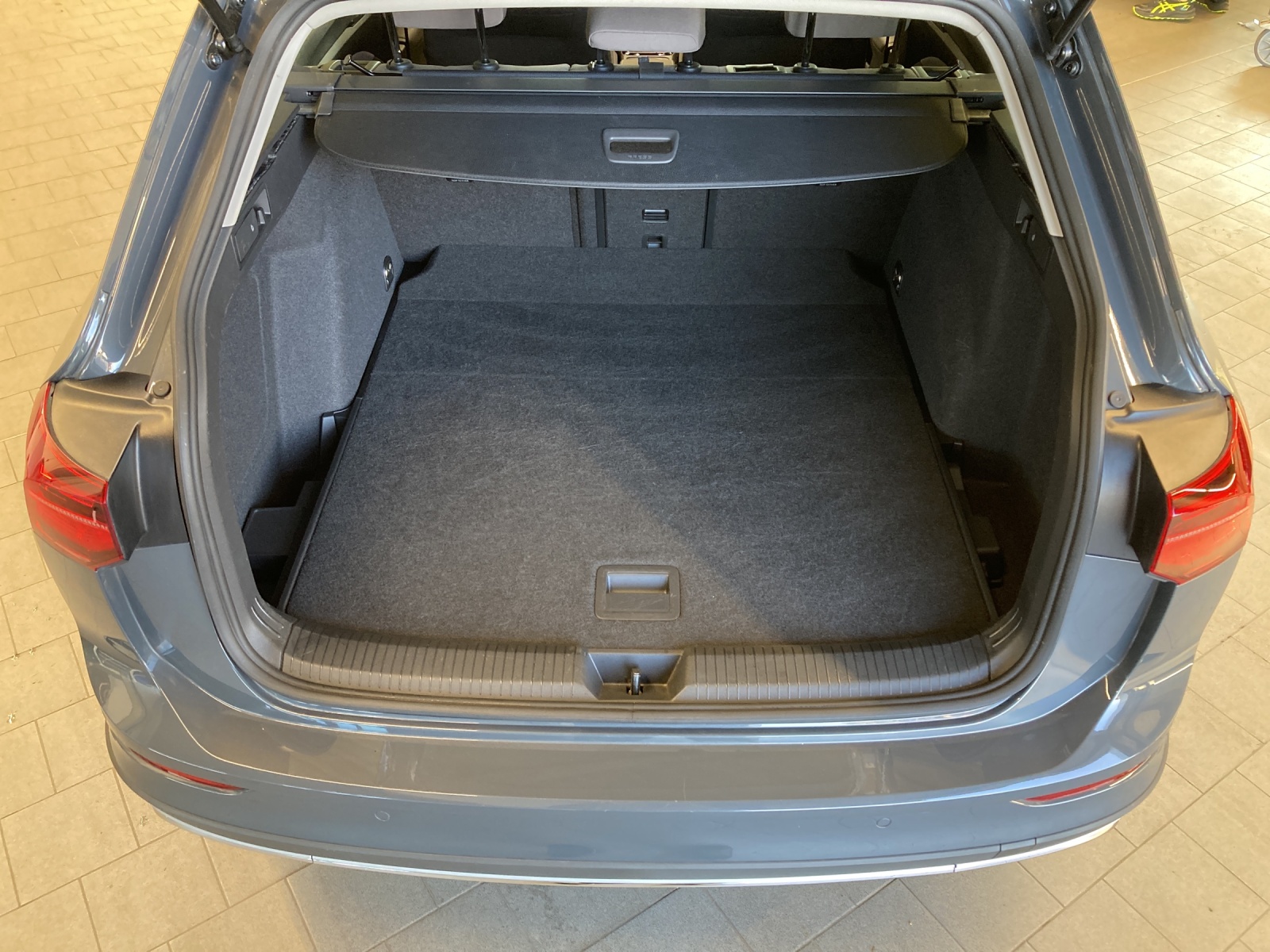 Golf 8 Variant TDI DSG 4M Alltrack IQ-Light DCC Standh.HarmannKardon
