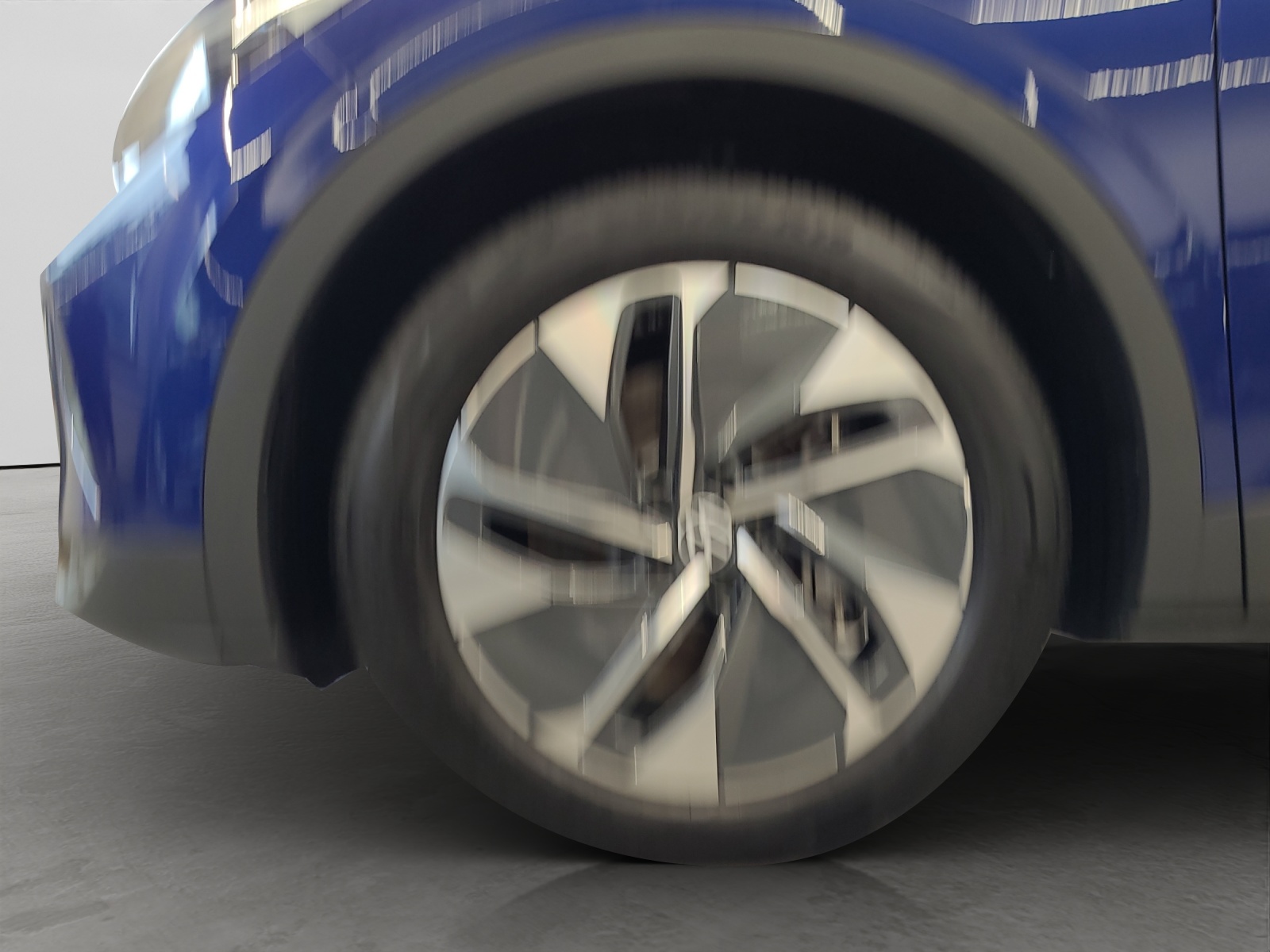 ID.4 Pro 210kW/77kWh Wärmepumpe TravelAssist Navi AHK LED
