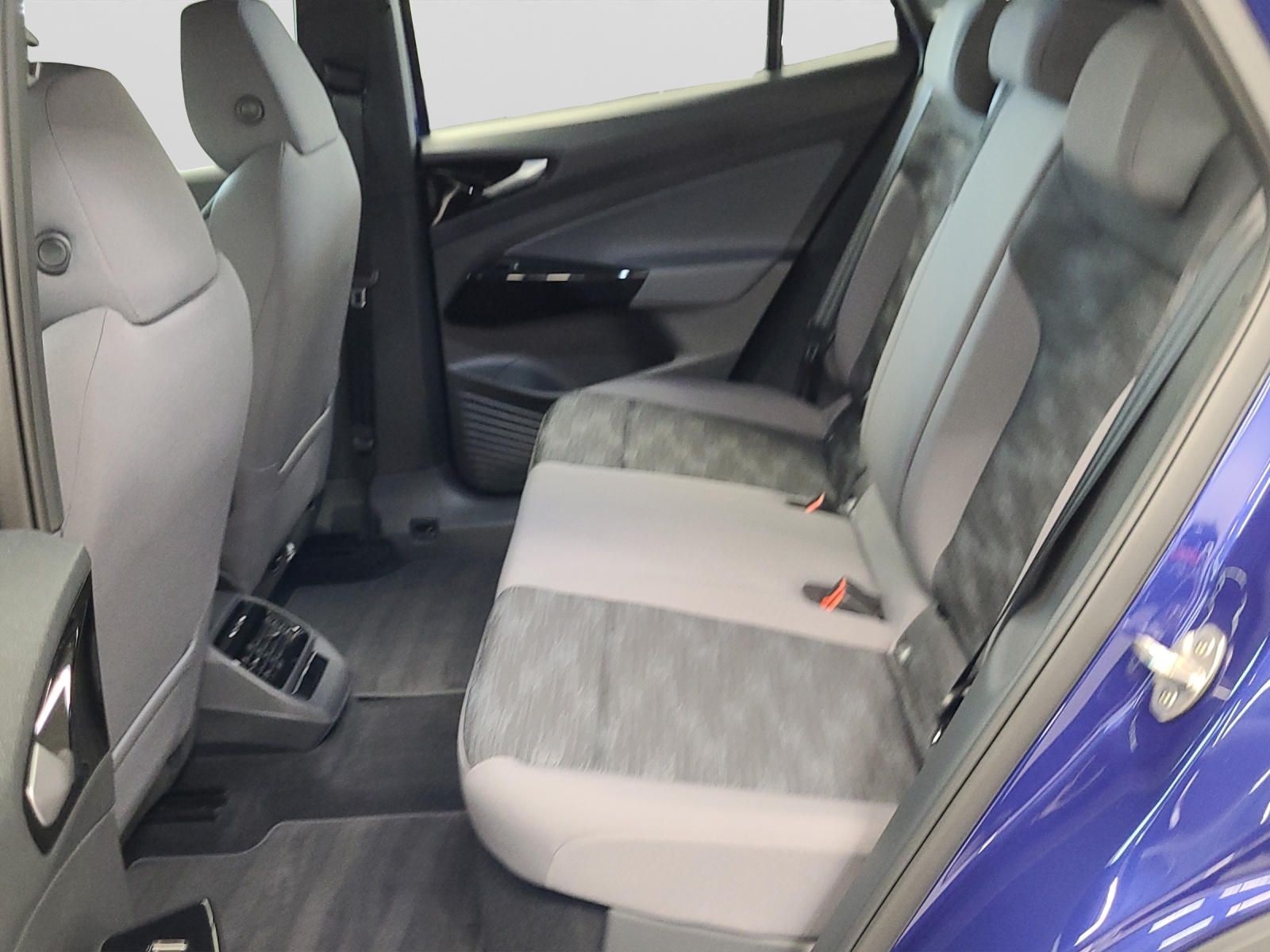 ID.4 Pro 210kW/77kWh Wärmepumpe TravelAssist Navi AHK LED
