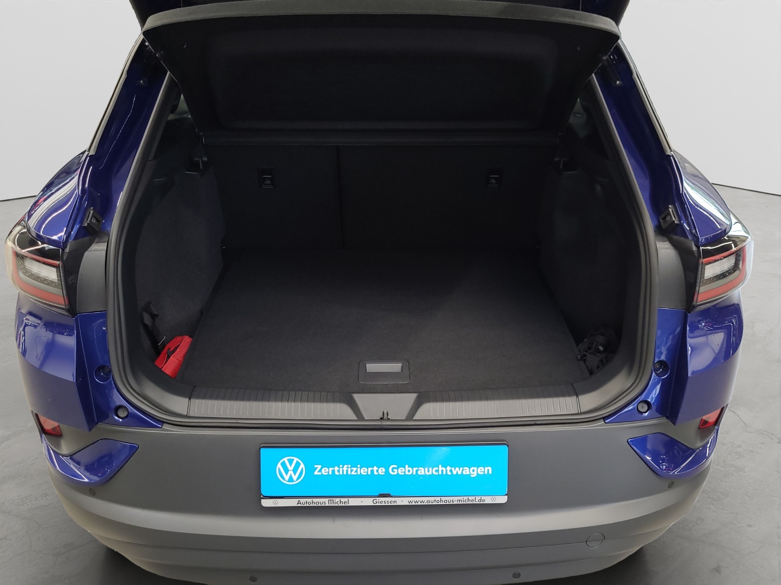 ID.4 Pro 210kW/77kWh Wärmepumpe TravelAssist Navi AHK LED