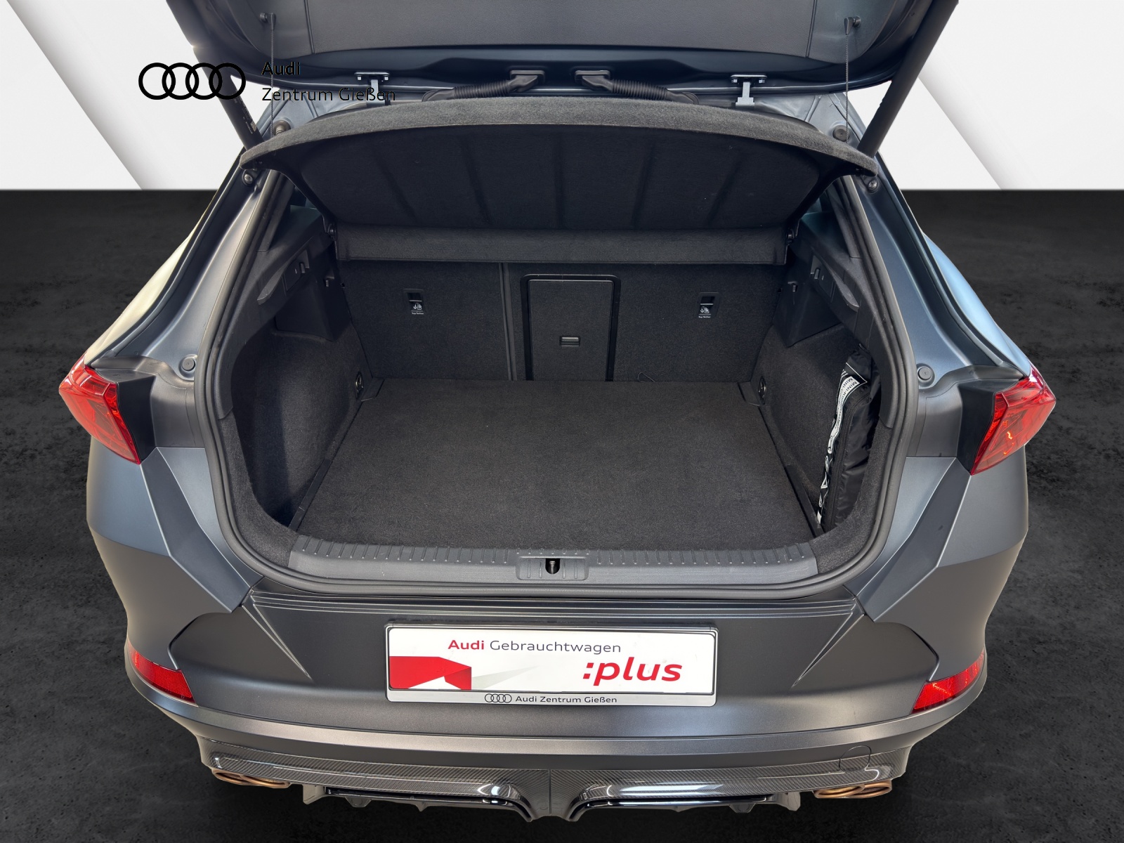 Formentor 2.5 TSI 4Drive DSG VZ CARBON ACC DCC BEATS LED NAVI