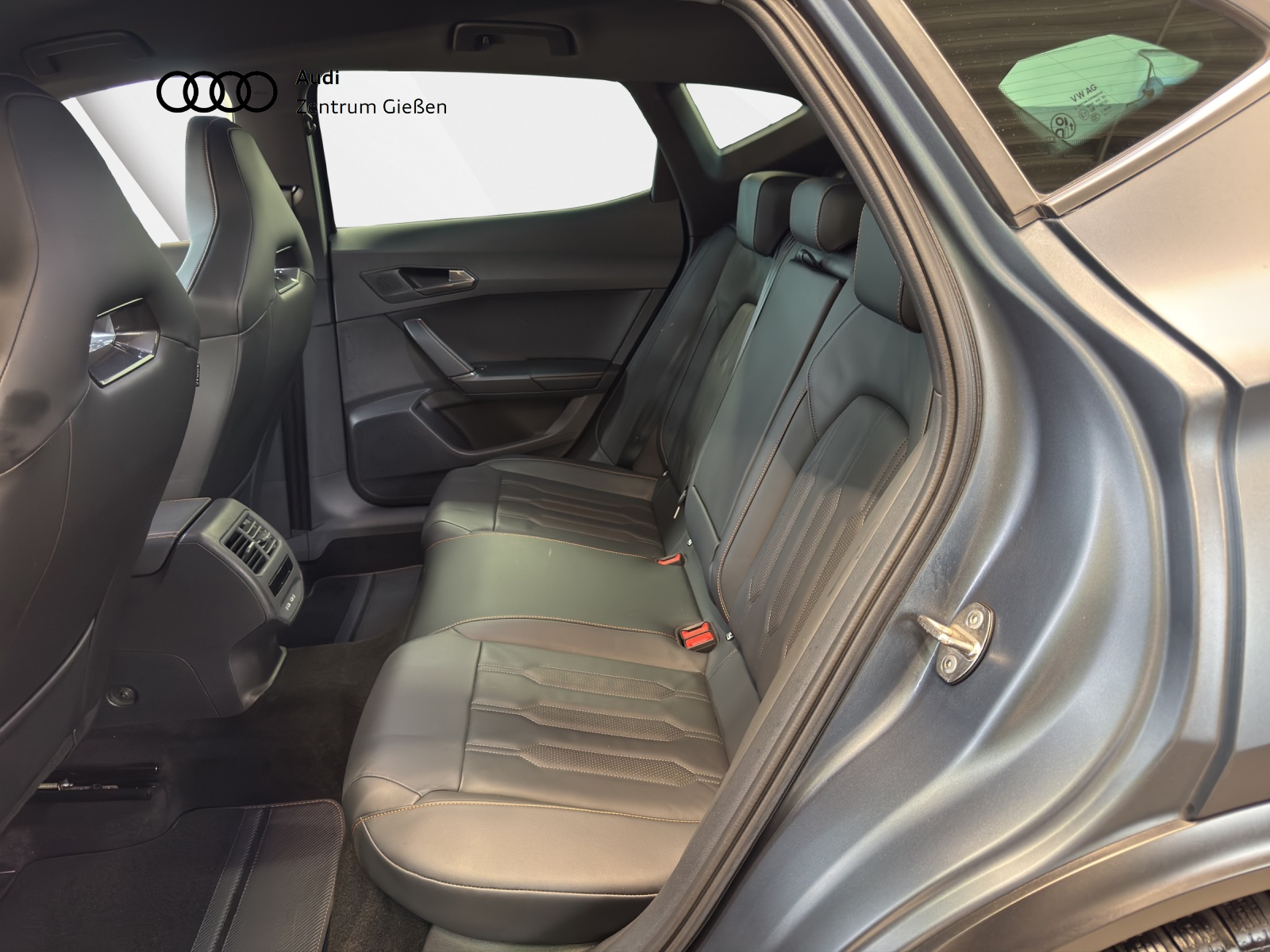 Formentor 2.5 TSI 4Drive DSG VZ CARBON ACC DCC BEATS LED NAVI