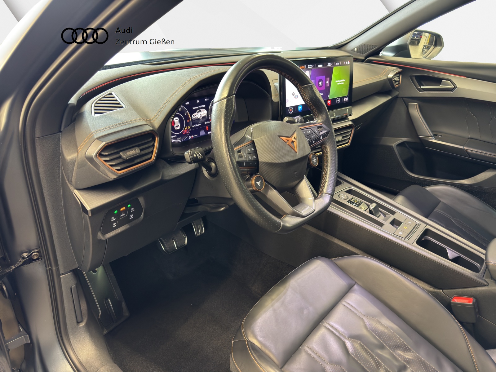 Formentor 2.5 TSI 4Drive DSG VZ CARBON ACC DCC BEATS LED NAVI