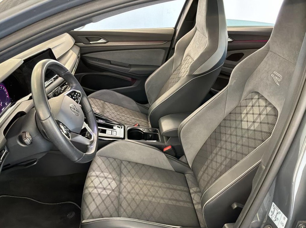 Golf 8 eTSI DSG R-Line