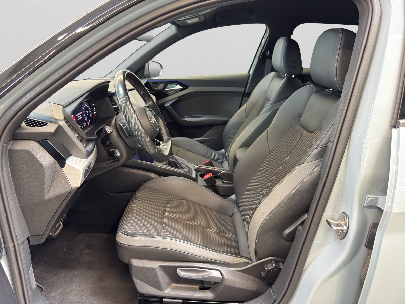 A1 Sportback 40 TFSI S line competition SONOS Navi Rückfahrkamera