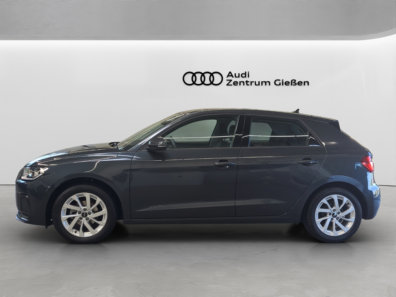 A1 Sportback 25 TFSI advanced smartphone interface