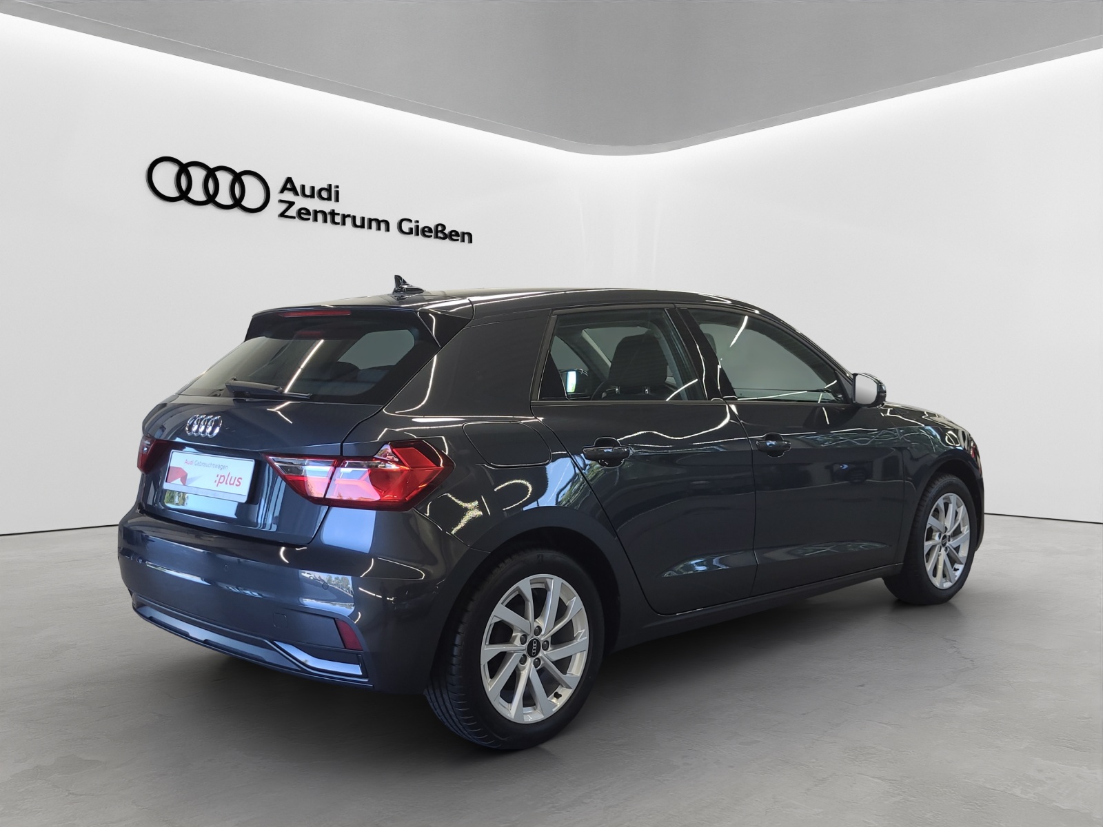 A1 Sportback 25 TFSI advanced smartphone interface