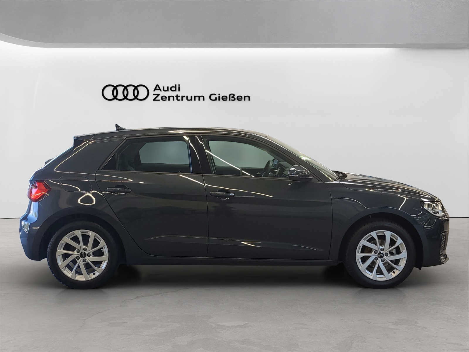 A1 Sportback 25 TFSI advanced smartphone interface