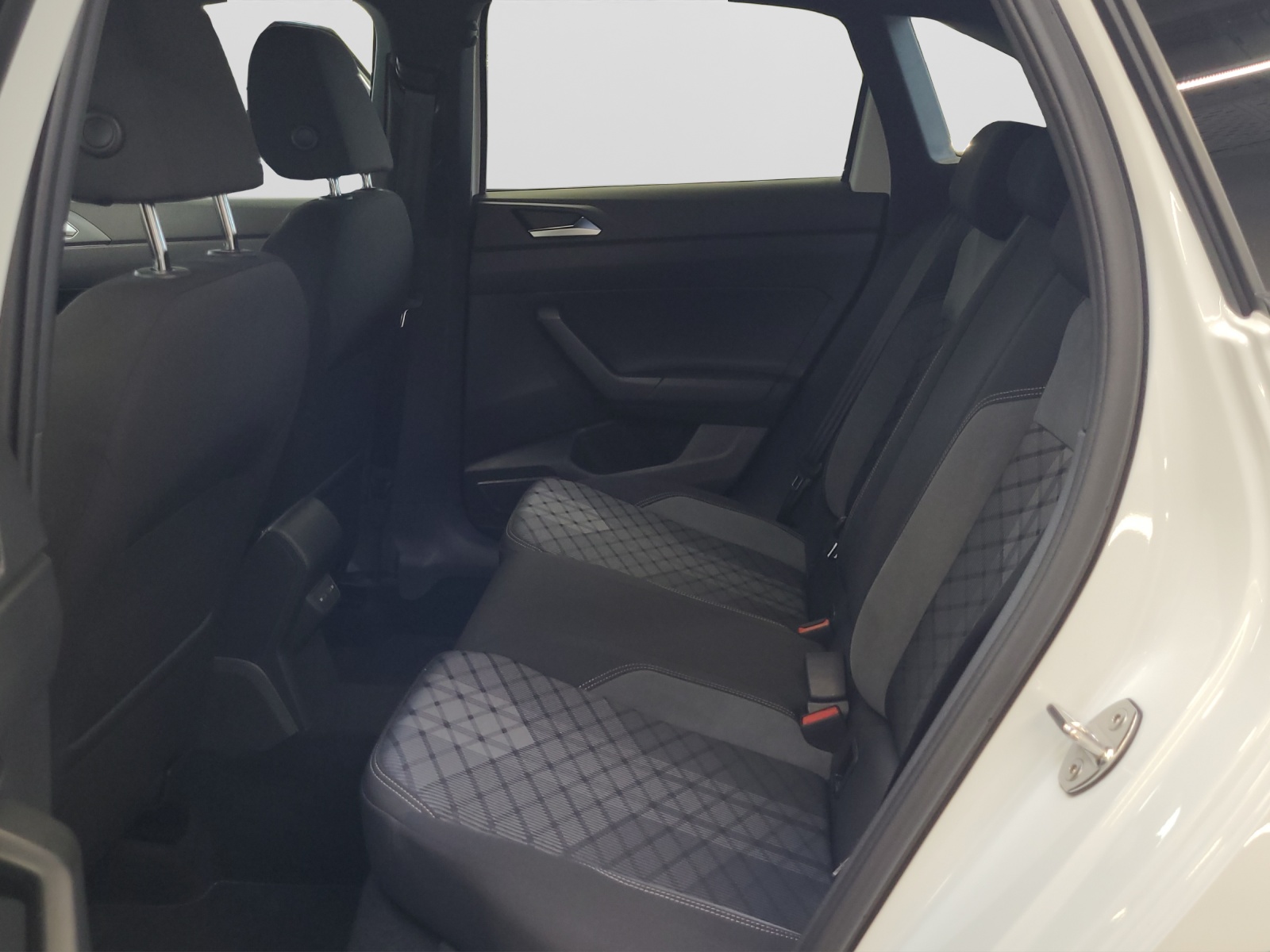 Taigo TSI DSG R-Line IQ-Light ACC Navi Kamera Alu-18Zoll