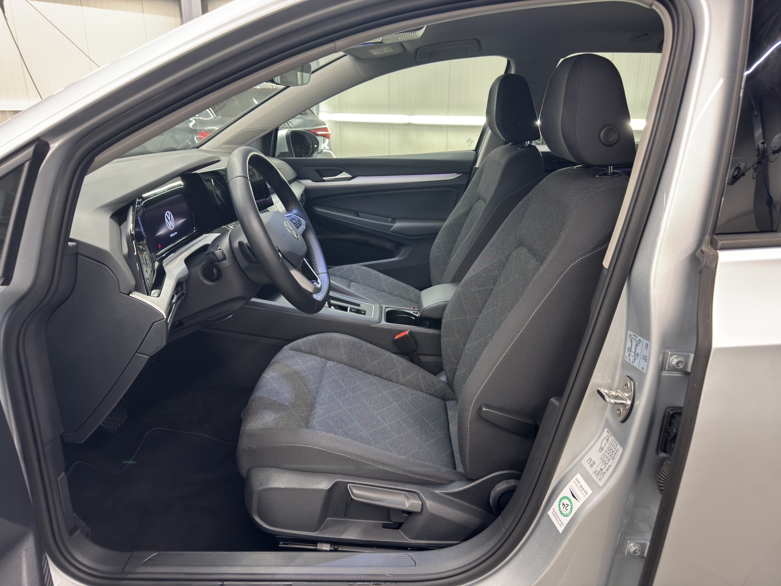 Golf 8 Variant eTSI DSG Life LED-Plus TravelAssist Navi