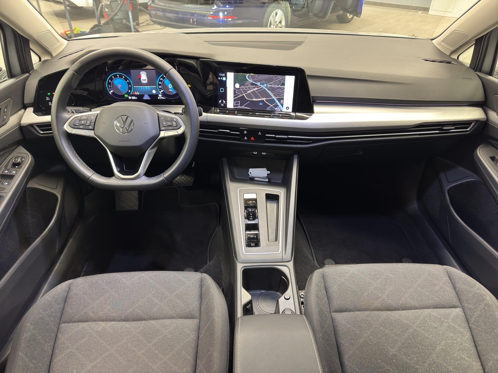 Golf 8 Variant eTSI DSG Life LED-Plus TravelAssist Navi