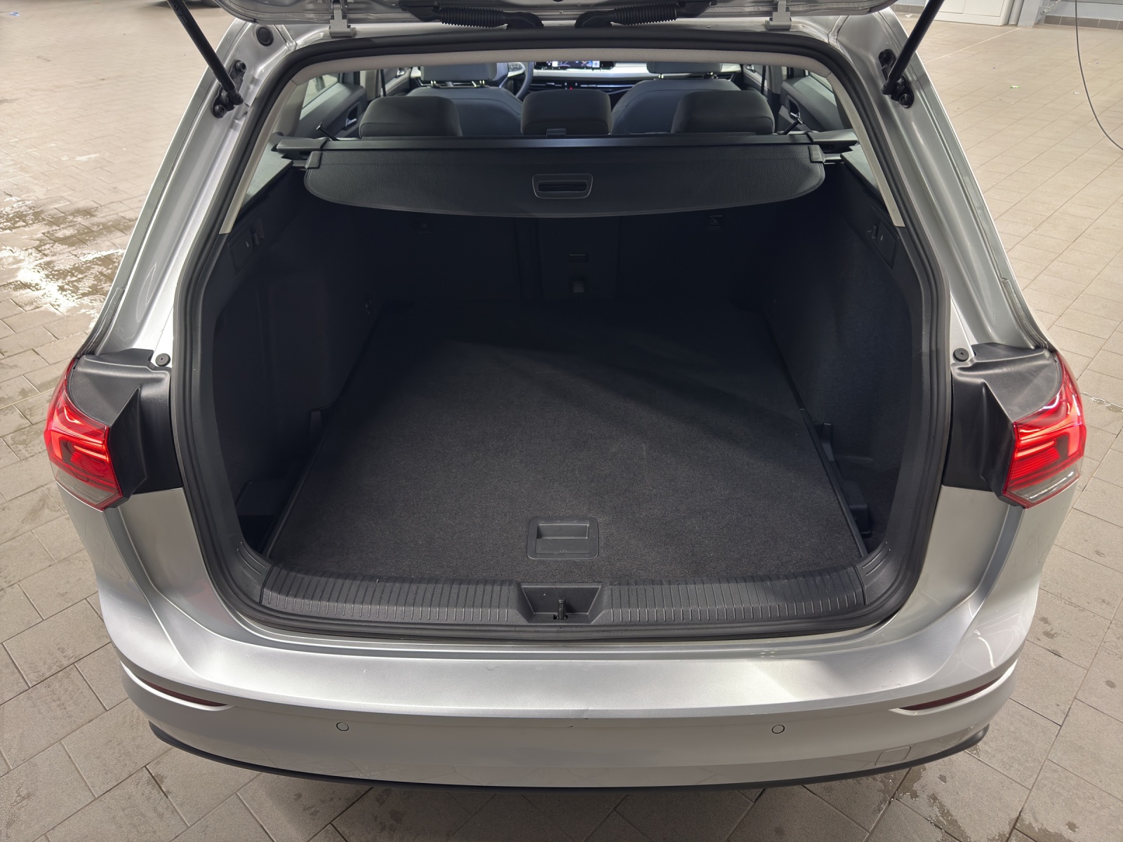 Golf 8 Variant eTSI DSG Life LED-Plus TravelAssist Navi